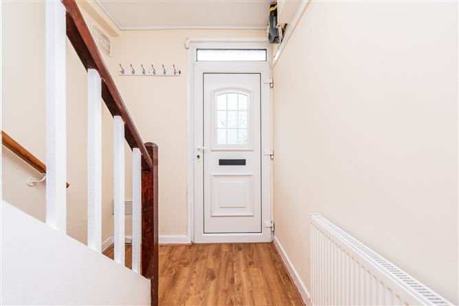 https://photos-a.propertyimages.ie/media/2/2/8/4946822/ac01e512-b1c2-4b02-ab21-0c09a64e266e_l.jpg