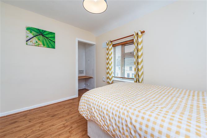 https://photos-a.propertyimages.ie/media/2/2/8/4946822/ac01e512-b1c2-4b02-ab21-0c09a64e266e_l.jpg