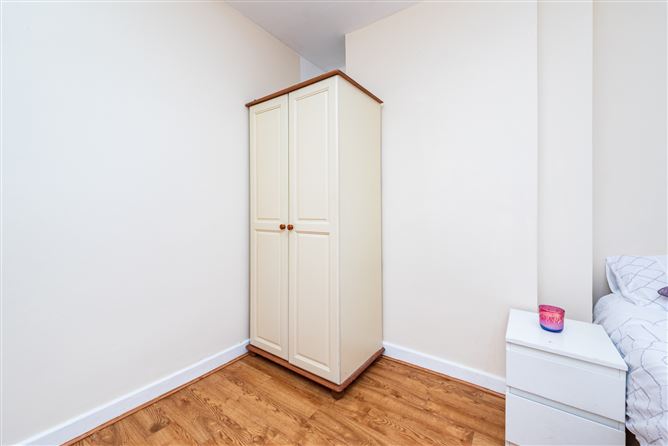 https://photos-a.propertyimages.ie/media/2/2/8/4946822/ac01e512-b1c2-4b02-ab21-0c09a64e266e_l.jpg
