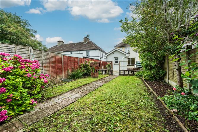 https://photos-a.propertyimages.ie/media/2/2/8/4946822/ac01e512-b1c2-4b02-ab21-0c09a64e266e_l.jpg