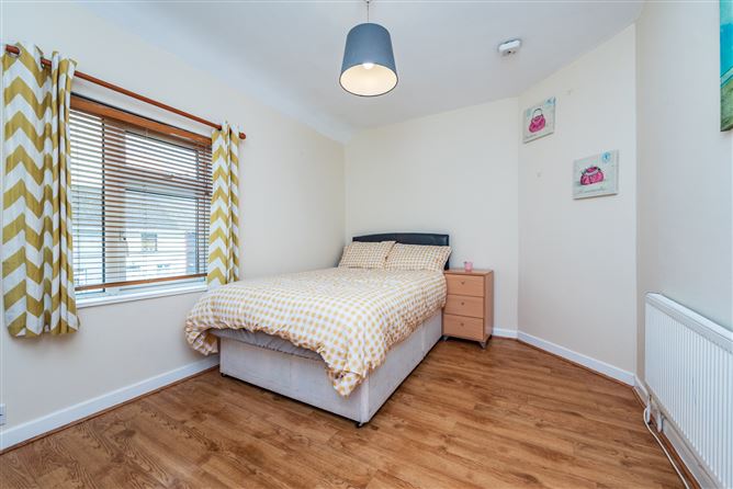 https://photos-a.propertyimages.ie/media/2/2/8/4946822/ac01e512-b1c2-4b02-ab21-0c09a64e266e_l.jpg