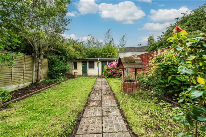https://photos-a.propertyimages.ie/media/2/2/8/4946822/ac01e512-b1c2-4b02-ab21-0c09a64e266e_l.jpg
