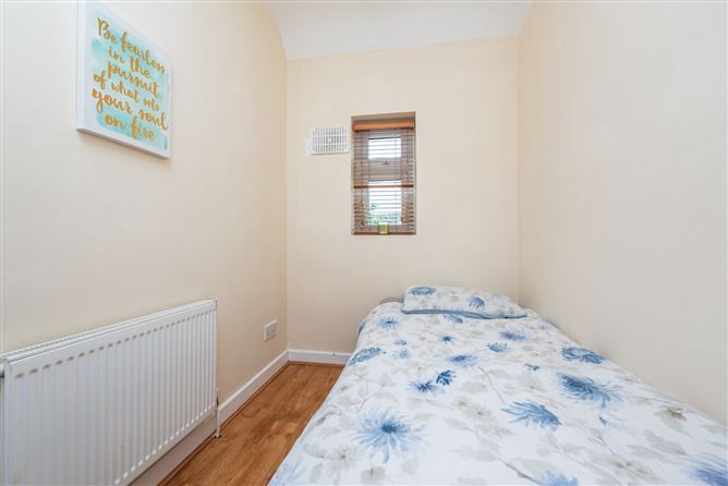 https://photos-a.propertyimages.ie/media/2/2/8/4946822/ac01e512-b1c2-4b02-ab21-0c09a64e266e_l.jpg