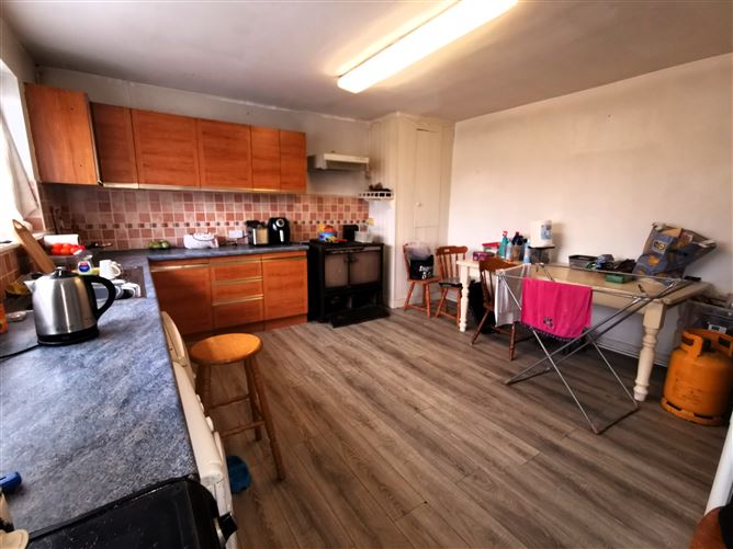 8 Ely Place, Crinkle, Birr, Co. Offaly