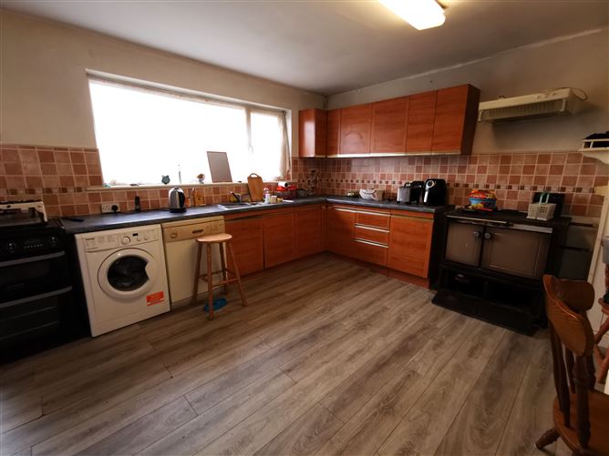 8 Ely Place, Crinkle, Birr, Co. Offaly
