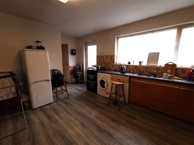 8 Ely Place, Crinkle, Birr, Co. Offaly