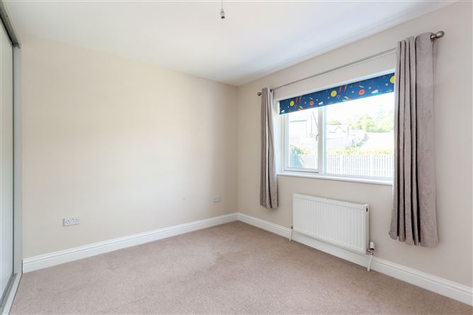 https://photos-a.propertyimages.ie/media/2/2/9/4927922/ae853c99-6a30-495c-aba7-cf64ca0d866b_l.jpg