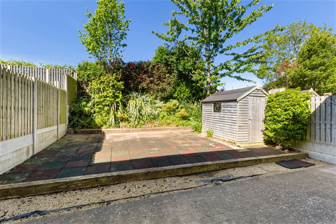 https://photos-a.propertyimages.ie/media/2/2/9/4927922/ae853c99-6a30-495c-aba7-cf64ca0d866b_l.jpg