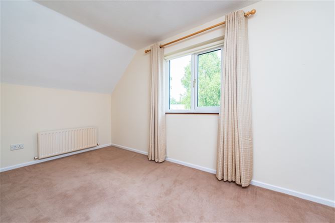 https://photos-a.propertyimages.ie/media/2/2/9/4953922/85077268-5148-462b-a1a6-2566a9025660_l.jpg