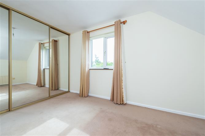 https://photos-a.propertyimages.ie/media/2/2/9/4953922/85077268-5148-462b-a1a6-2566a9025660_l.jpg