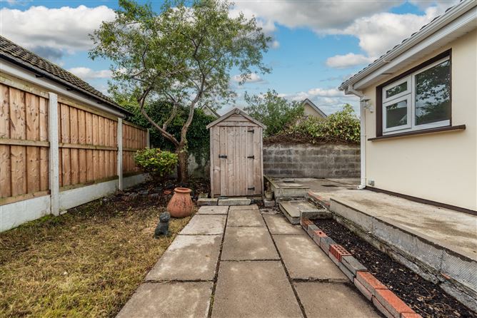 https://photos-a.propertyimages.ie/media/2/2/9/4953922/85077268-5148-462b-a1a6-2566a9025660_l.jpg