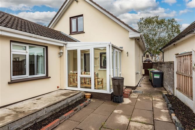 https://photos-a.propertyimages.ie/media/2/2/9/4953922/85077268-5148-462b-a1a6-2566a9025660_l.jpg