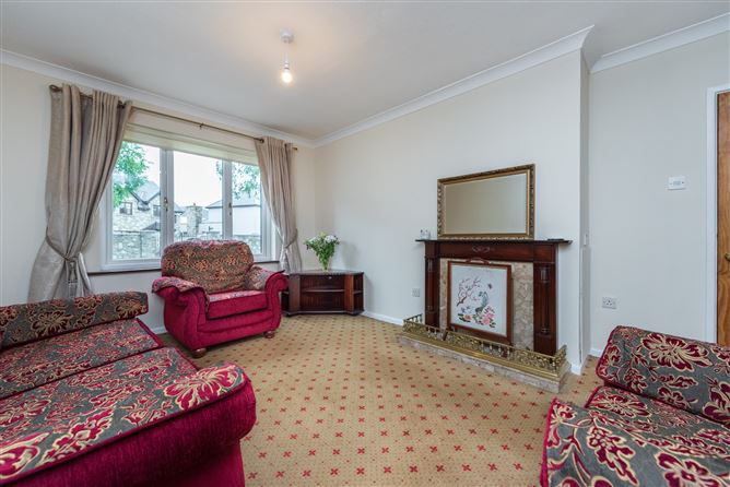 https://photos-a.propertyimages.ie/media/2/2/9/4953922/85077268-5148-462b-a1a6-2566a9025660_l.jpg