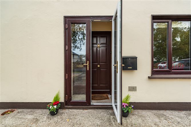 https://photos-a.propertyimages.ie/media/2/2/9/4953922/85077268-5148-462b-a1a6-2566a9025660_l.jpg