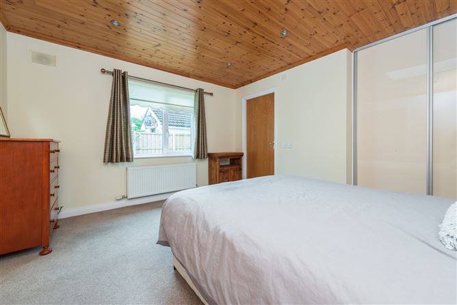 https://photos-a.propertyimages.ie/media/2/2/9/4953922/85077268-5148-462b-a1a6-2566a9025660_l.jpg