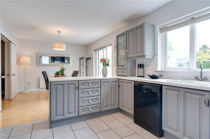 3 Shrewsbury Wood, Cabinteely, Dublin