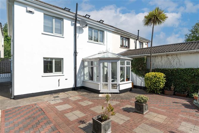 3 Shrewsbury Wood, Cabinteely, Dublin