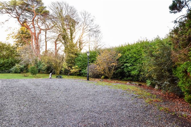 Cloosh House, Canrawer East, Oughterard, Galway
