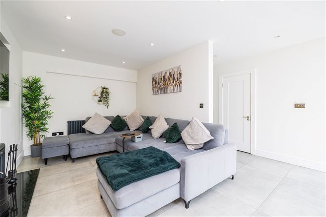 15 Shanowen Avenue, Santry,   Dublin 9