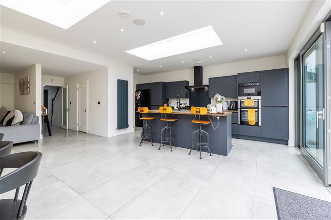15 Shanowen Avenue, Santry,   Dublin 9