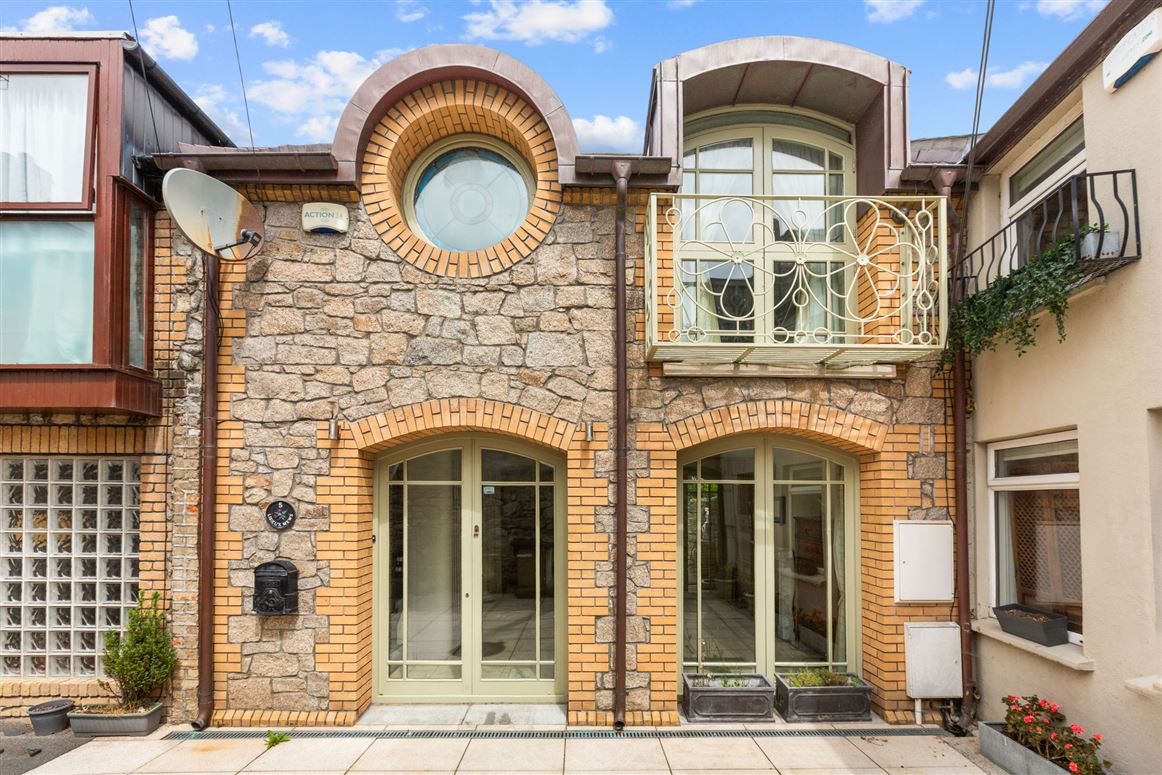 Lisieux Mews, Rere of 5 Charlemont Terrace, Charlemont Avenue, Dun Laoghaire, Co. Dublin