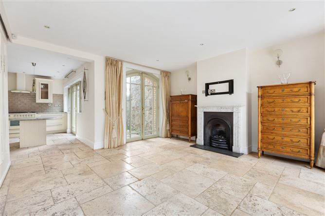 Lisieux Mews, Rere of 5 Charlemont Terrace, Charlemont Avenue, Dun Laoghaire, Co. Dublin