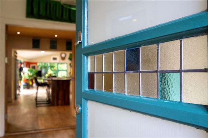 https://photos-a.propertyimages.ie/media/2/3/0/5017032/5b36162d-5a26-4a5e-a623-8be92a5817cf_l.jpg