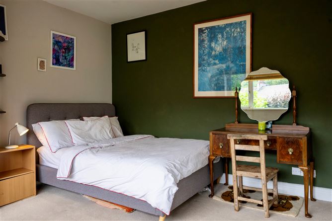 https://photos-a.propertyimages.ie/media/2/3/0/5017032/5b36162d-5a26-4a5e-a623-8be92a5817cf_l.jpg