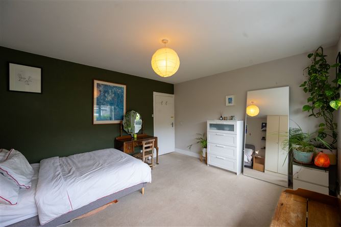 https://photos-a.propertyimages.ie/media/2/3/0/5017032/5b36162d-5a26-4a5e-a623-8be92a5817cf_l.jpg