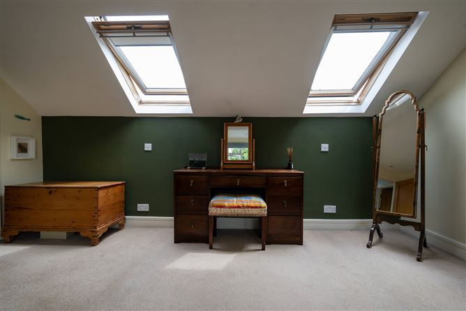 https://photos-a.propertyimages.ie/media/2/3/0/5017032/5b36162d-5a26-4a5e-a623-8be92a5817cf_l.jpg
