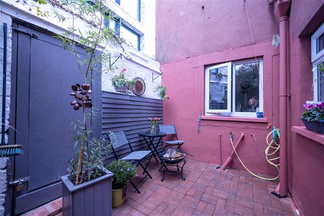 13 Arran Quay Terrace, Smithfield, Dublin