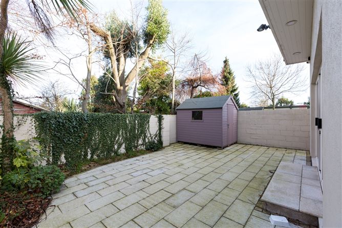 33 Belmont Lawn, Stillorgan Road, Blackrock, Co. Dublin