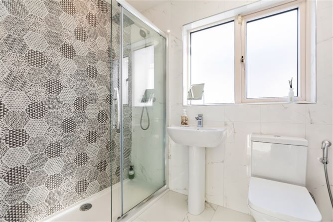33 Belmont Lawn, Stillorgan Road, Blackrock, Co. Dublin