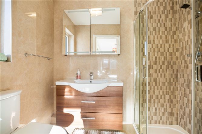 33 Belmont Lawn, Stillorgan Road, Blackrock, Co. Dublin