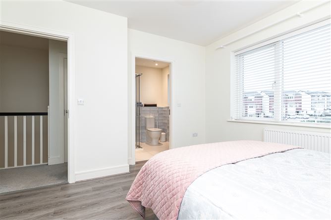 12 Clay Farm Green, Leopardstown, Dublin 18