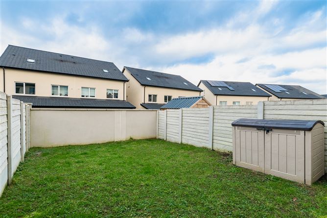 12 Clay Farm Green, Leopardstown, Dublin 18