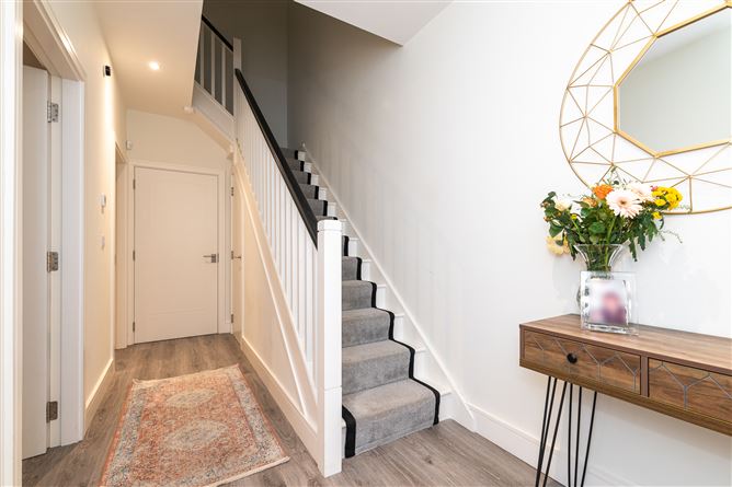 12 Clay Farm Green, Leopardstown, Dublin 18