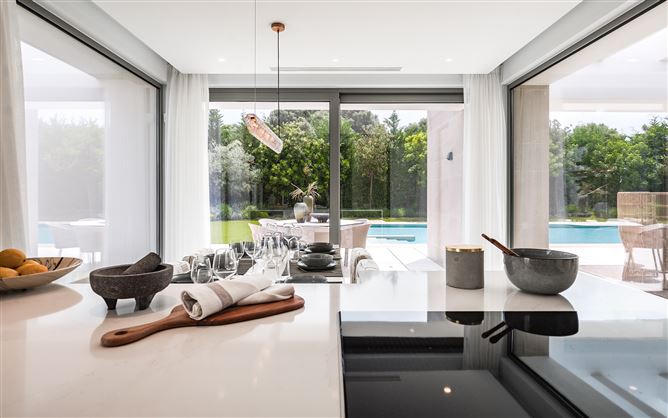 {name:Malaga, codeiso:MA}, Estepona, Estepona East, El Paraiso, Spain - COSTA-01247P