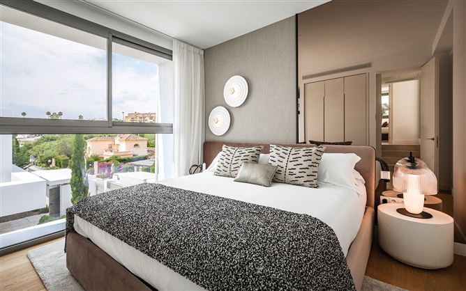 {name:Malaga, codeiso:MA}, Estepona, Estepona East, El Paraiso, Spain - COSTA-01247P