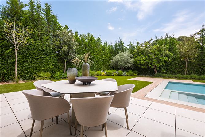 {name:Malaga, codeiso:MA}, Estepona, Estepona East, El Paraiso, Spain - COSTA-01247P