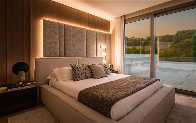 {name:Malaga, codeiso:MA}, Estepona, Estepona East, El Paraiso, Spain - COSTA-01247P