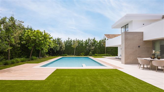 {name:Malaga, codeiso:MA}, Estepona, Estepona East, El Paraiso, Spain - COSTA-01247P
