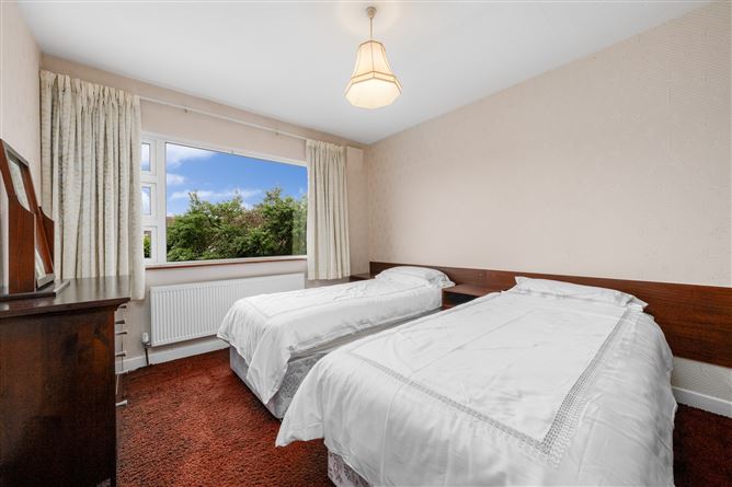 25 Brompton Lawn, Castleknock, Dublin 15