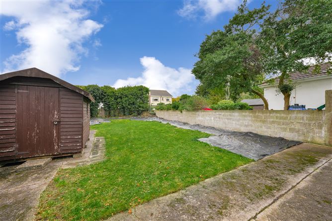 25 Brompton Lawn, Castleknock, Dublin 15