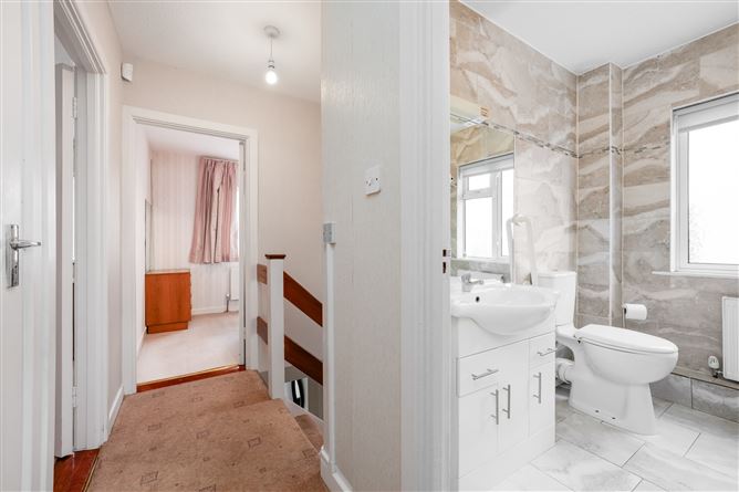 25 Brompton Lawn, Castleknock, Dublin 15