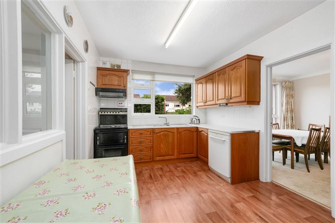 25 Brompton Lawn, Castleknock, Dublin 15