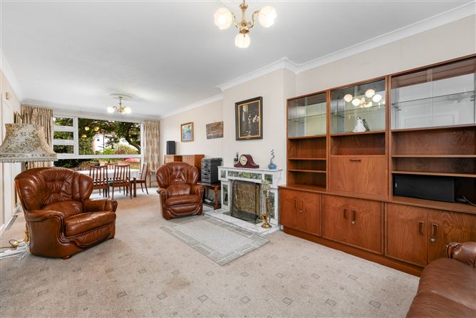 25 Brompton Lawn, Castleknock, Dublin 15