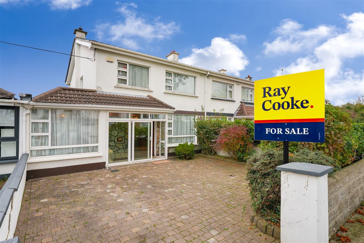 25 Brompton Lawn, Castleknock, Dublin 15