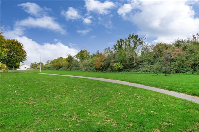 25 Brompton Lawn, Castleknock, Dublin 15