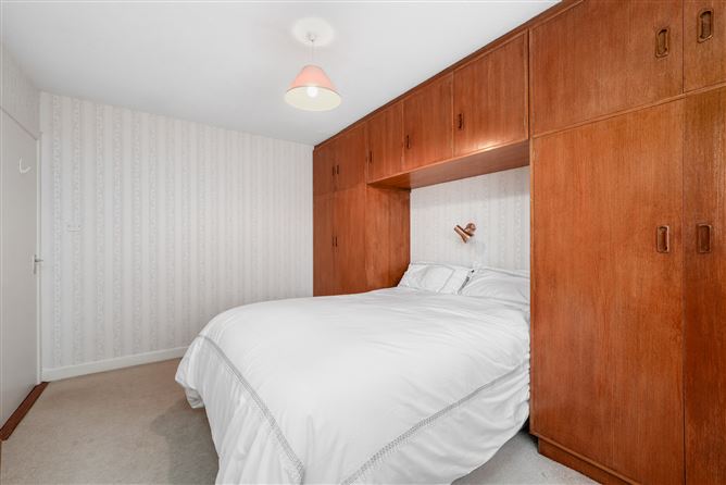 25 Brompton Lawn, Castleknock, Dublin 15